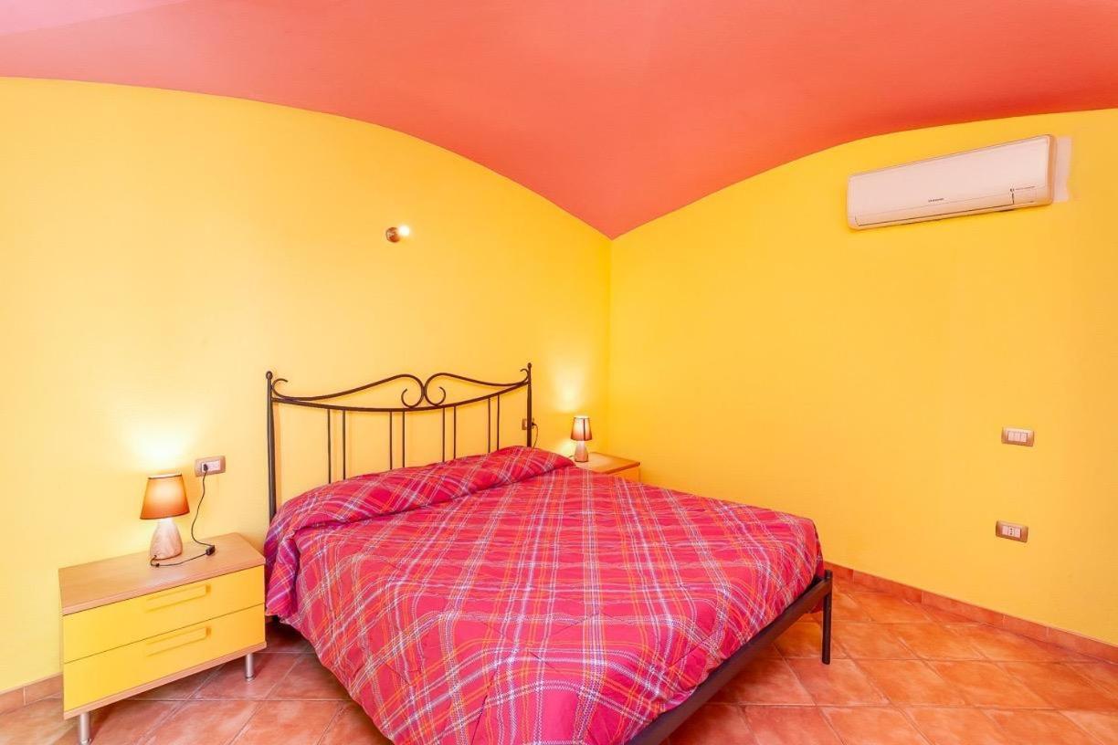 B&B Pettirosso Garden San Teodoro  Exterior photo